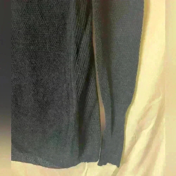 Banana Republic Blue Lace Stitch V-Neck Sweater - Picture 5 of 8